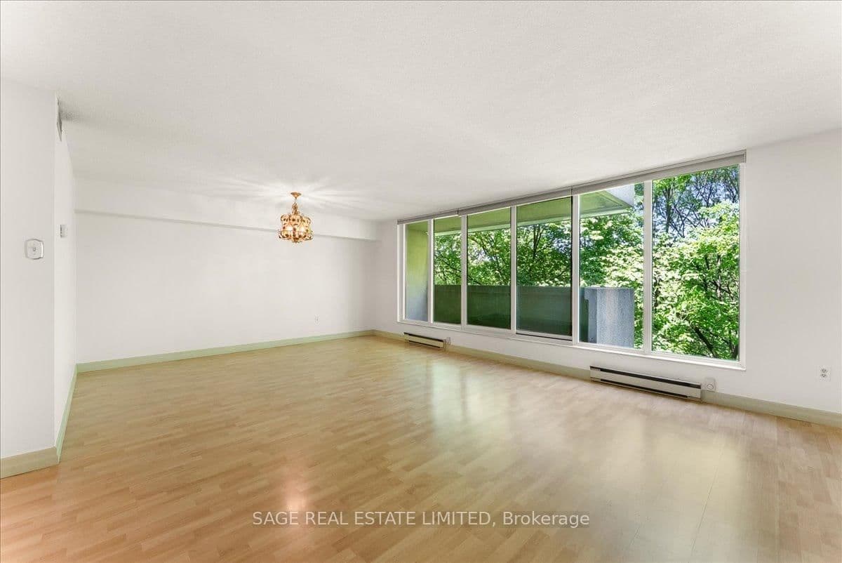 360 Bloor Street E, Unit 209 thumbnail 4