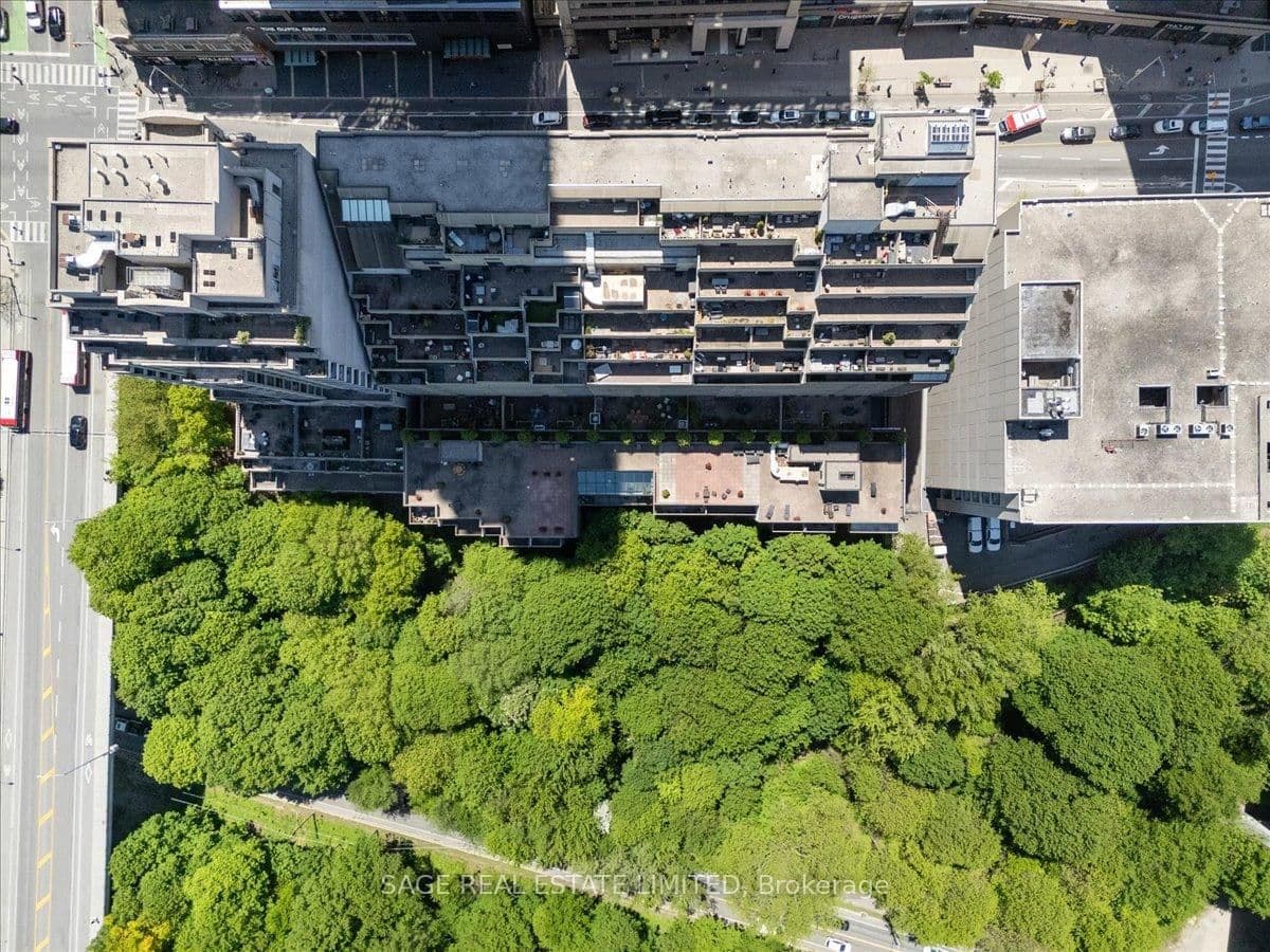 360 Bloor Street E, Unit 209 thumbnail 42