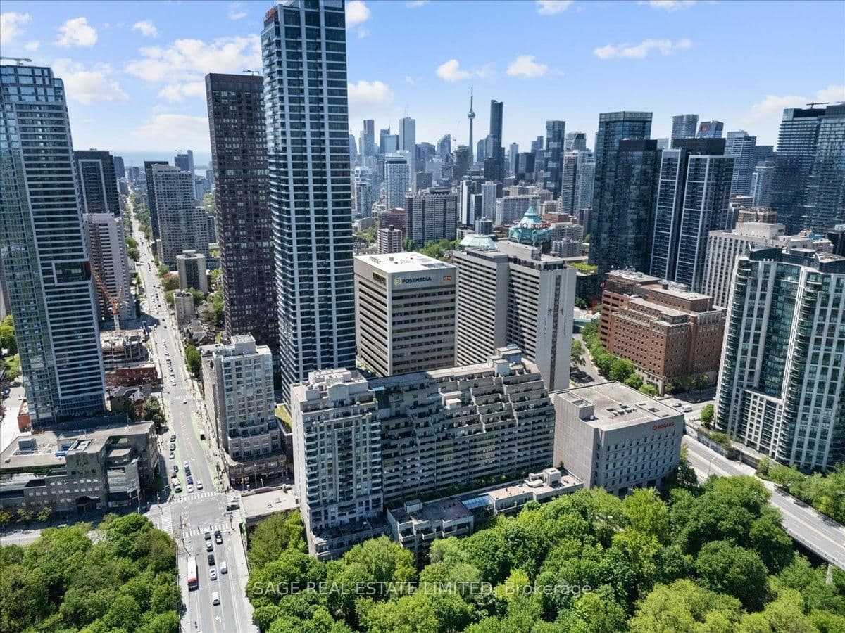360 Bloor Street E, Unit 209 thumbnail 43