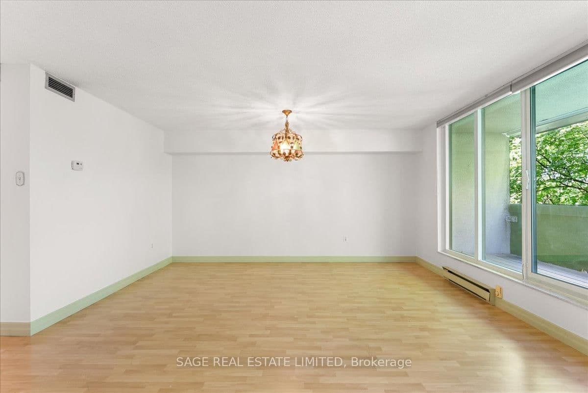 360 Bloor Street E, Unit 209 thumbnail 5