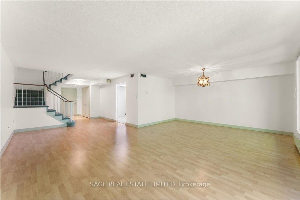 360 Bloor Street E, Unit 209 thumbnail 6