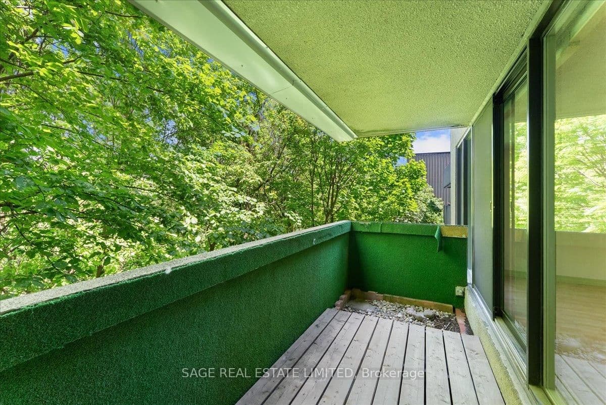 360 Bloor Street E, Unit 209 thumbnail 9