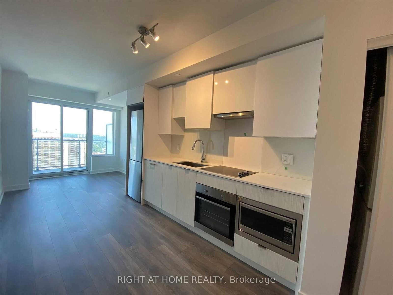 99 Broadway Avenue, Unit 2912 thumbnail 3