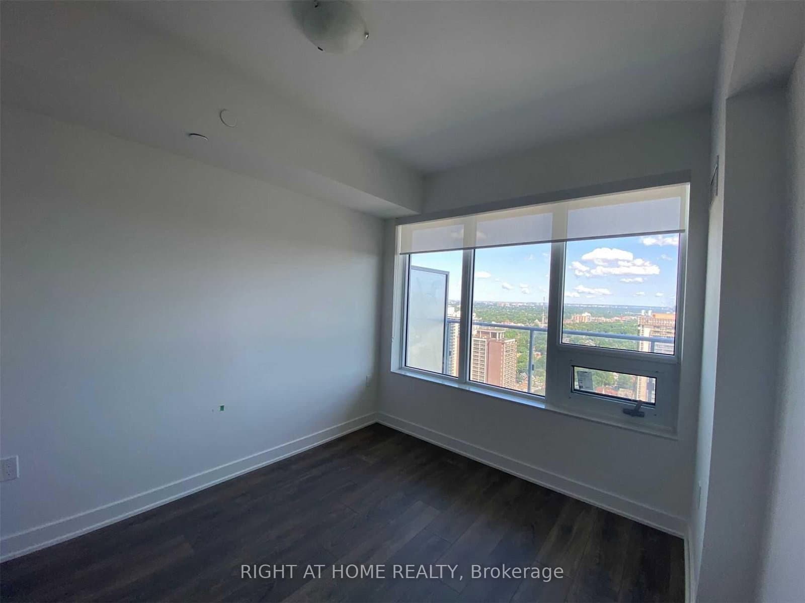 99 Broadway Avenue, Unit 2912 thumbnail 5
