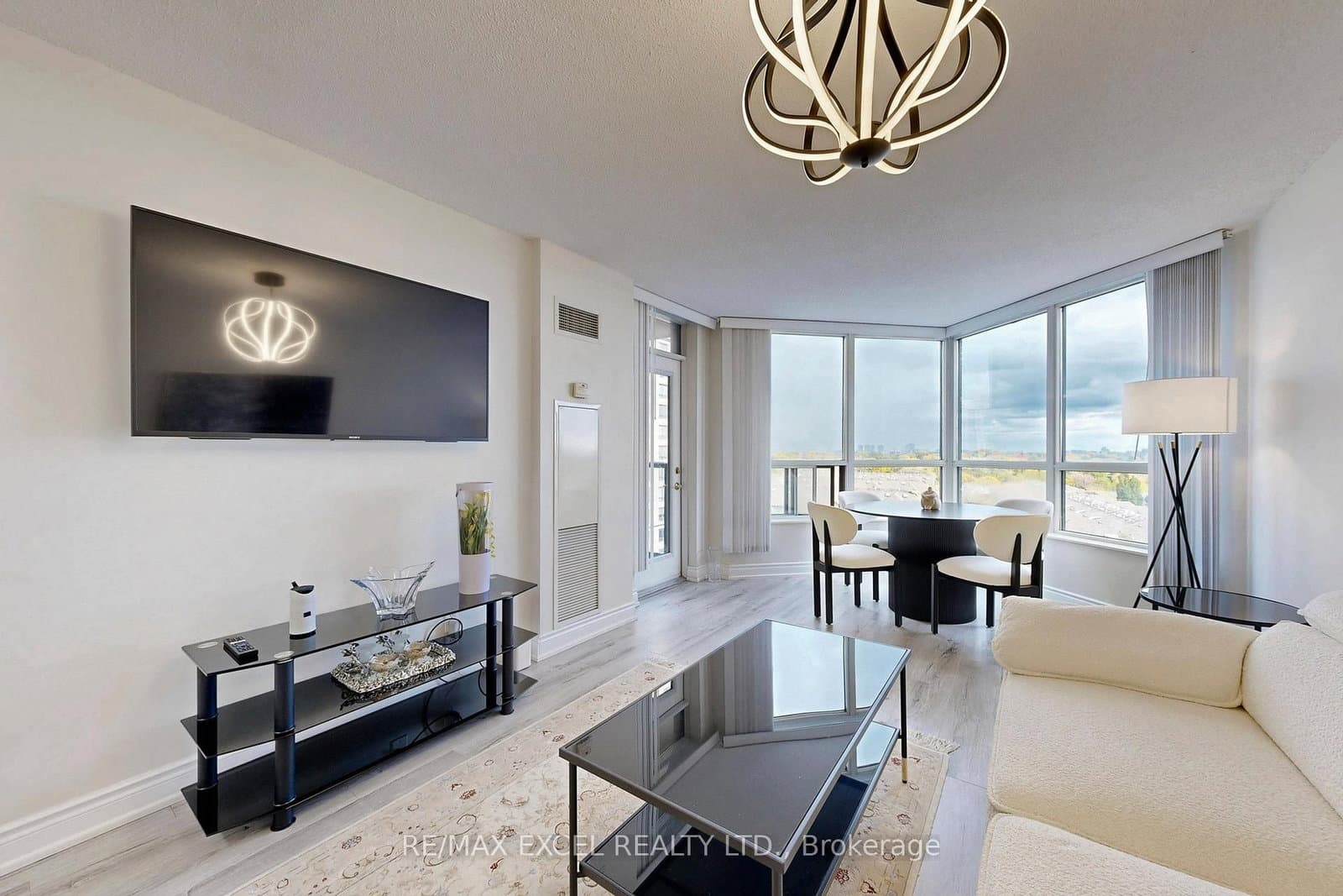 10 Northtown Way, Unit 814 thumbnail 14