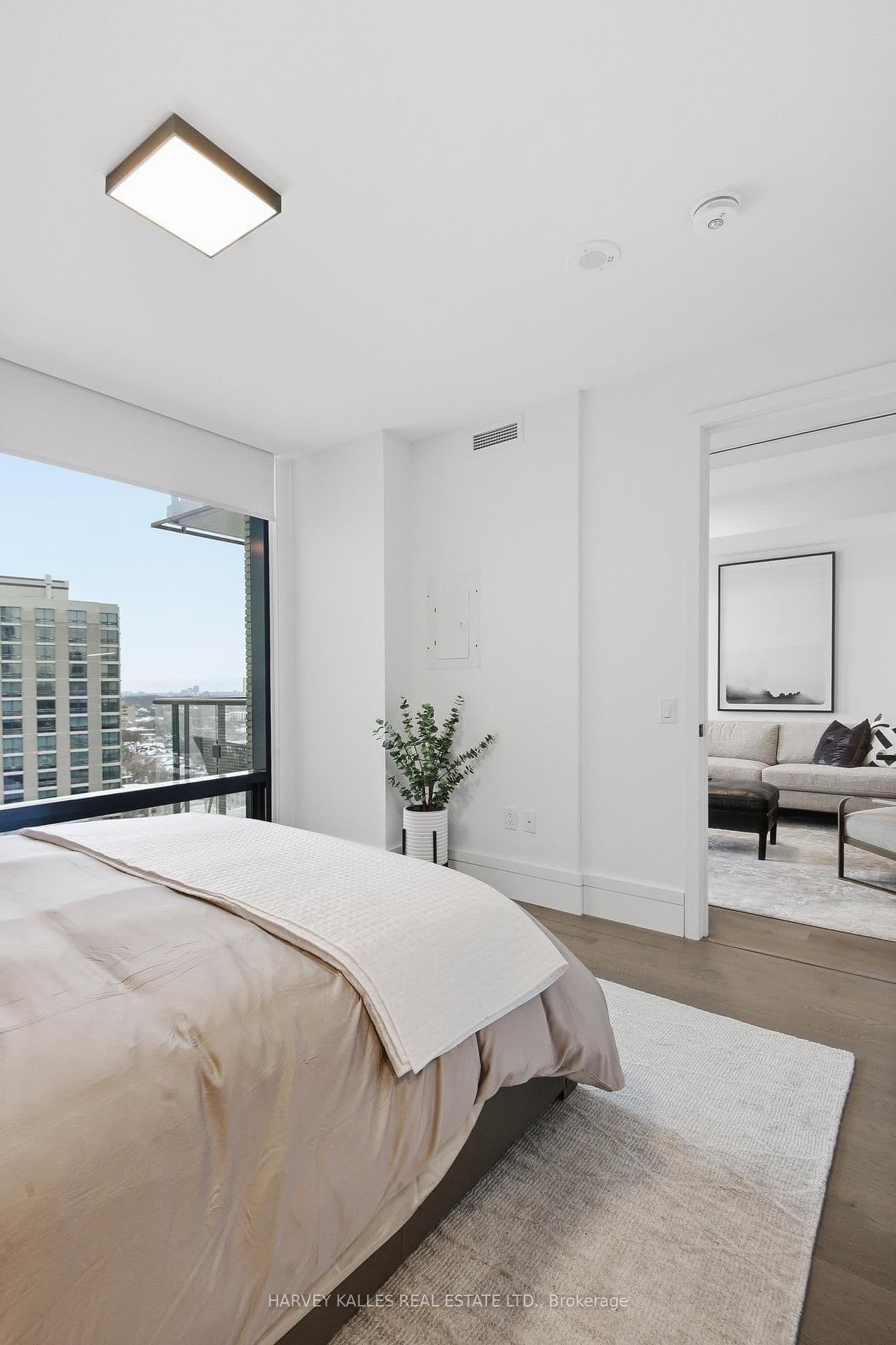 215 Lonsdale Road, Unit 1205 thumbnail 13