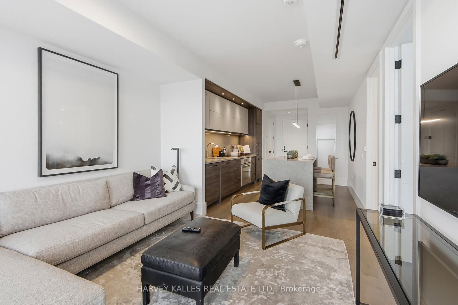 215 Lonsdale Road, Unit 1205 thumbnail 6