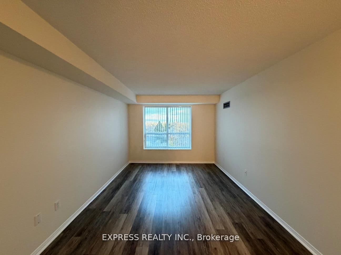 39 Pemberton Avenue, Unit 710 thumbnail 6