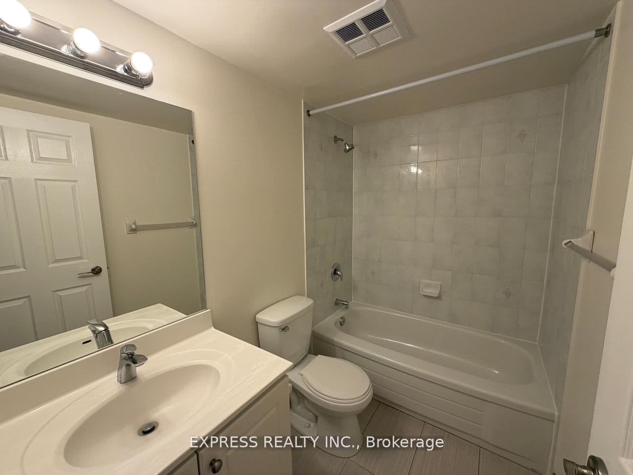 39 Pemberton Avenue, Unit 710 thumbnail 8