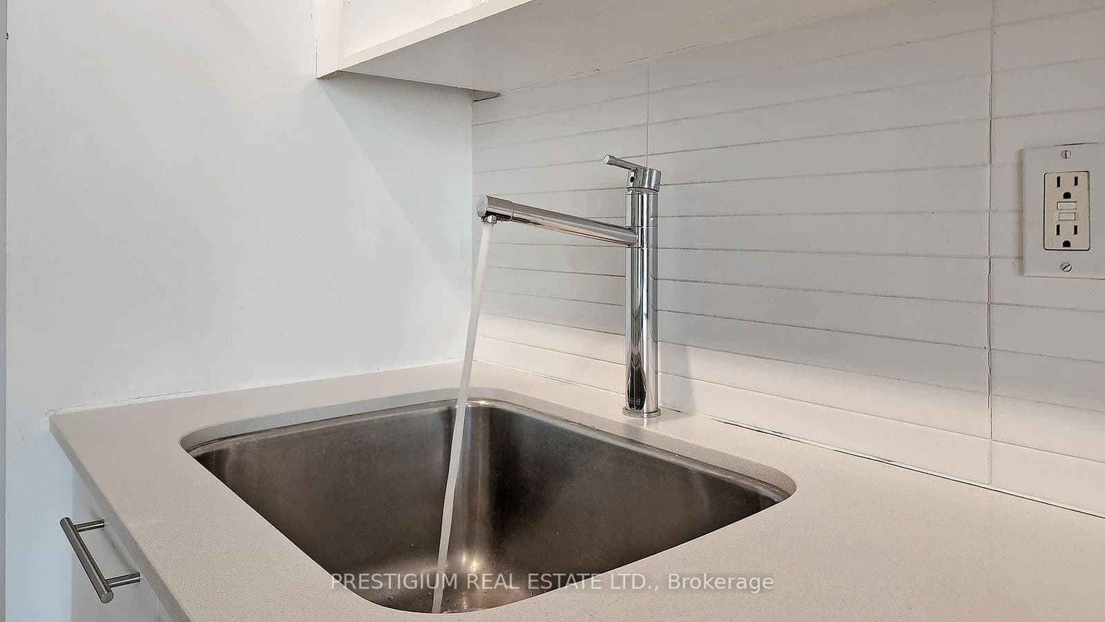 66 Portland Street, Unit 611 thumbnail 10