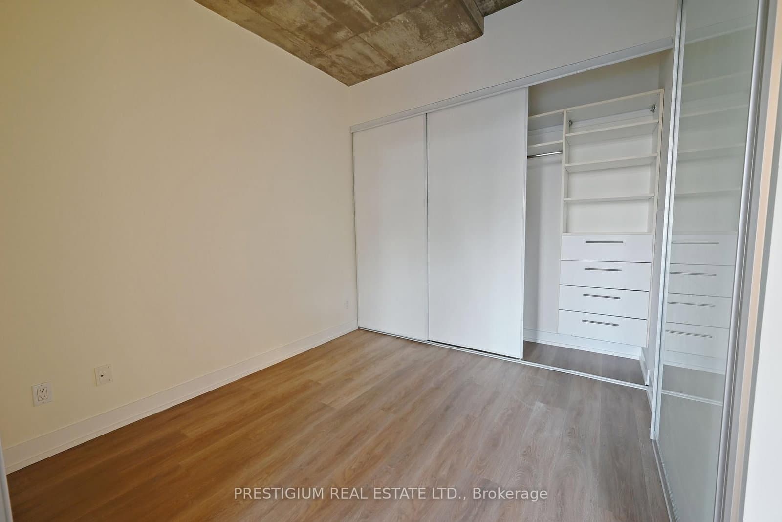 66 Portland Street, Unit 611 thumbnail 6