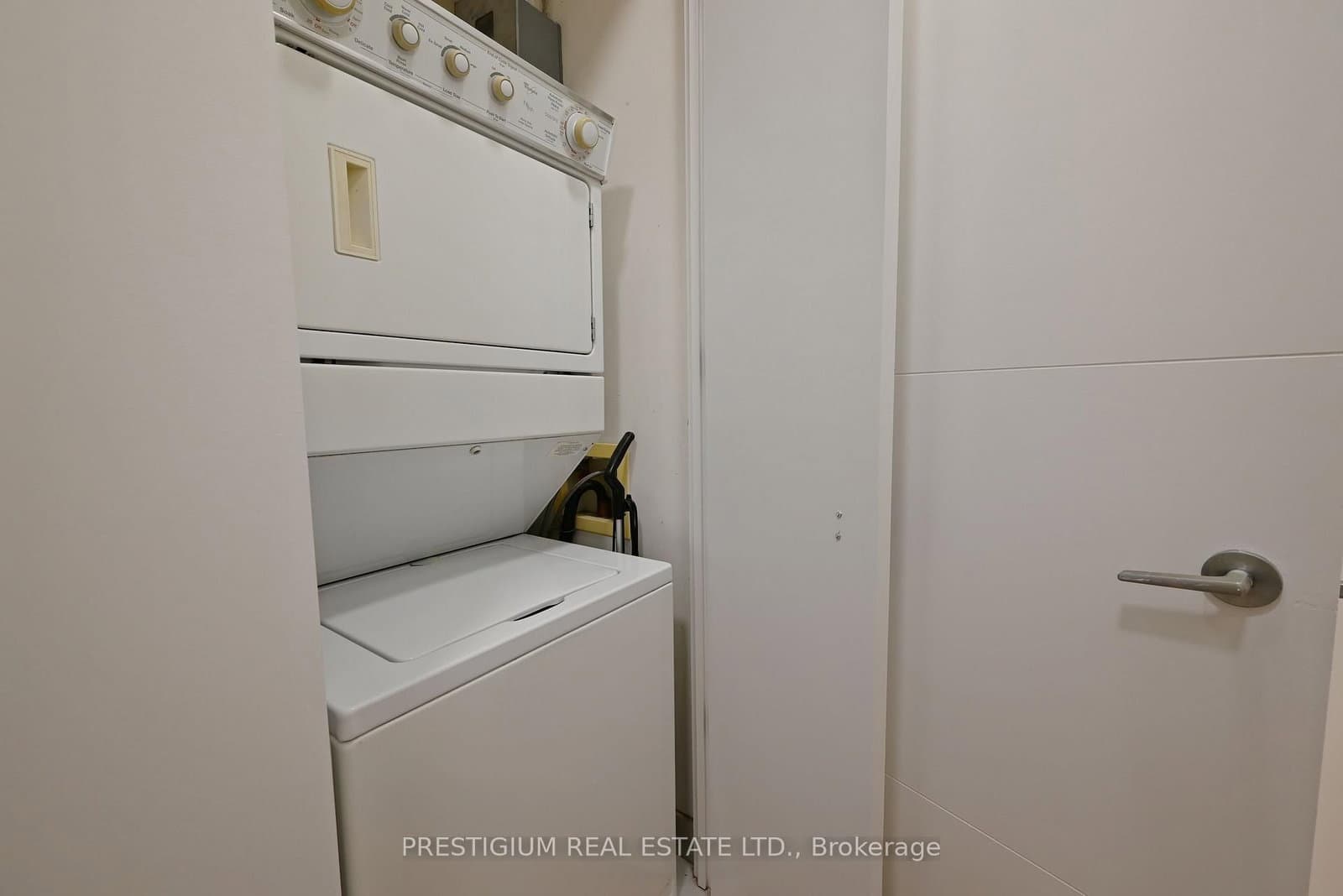 66 Portland Street, Unit 611 thumbnail 9
