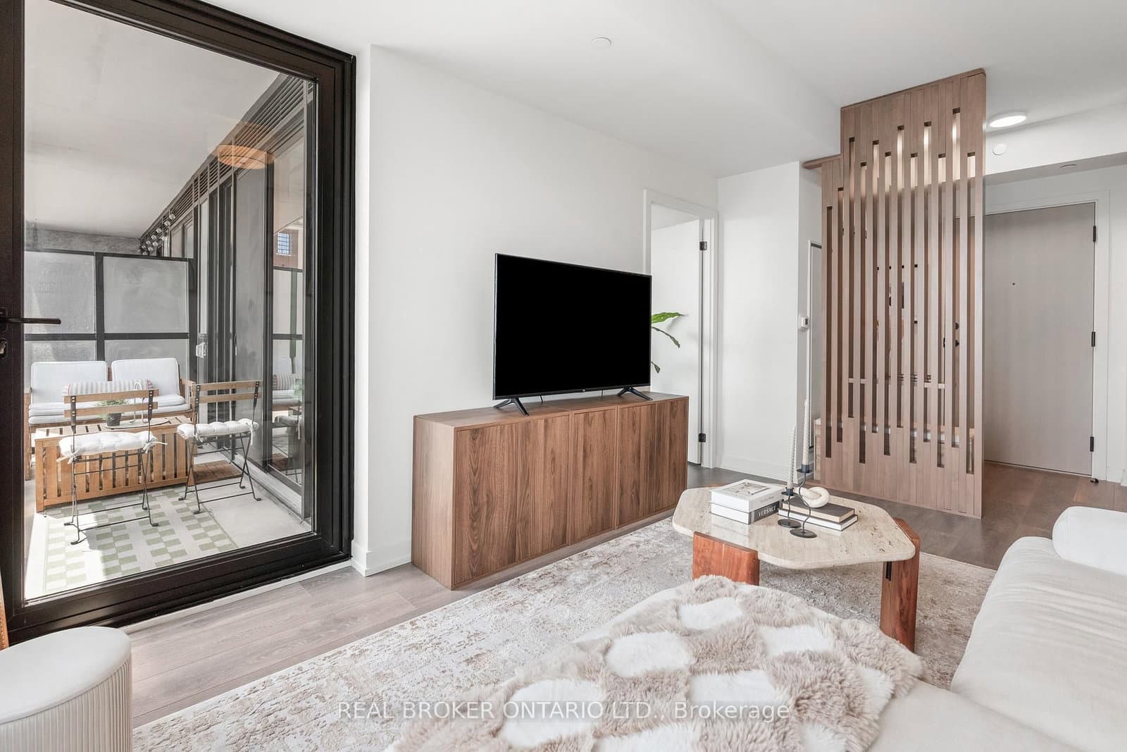181 Sterling Road, Unit 902 thumbnail 5