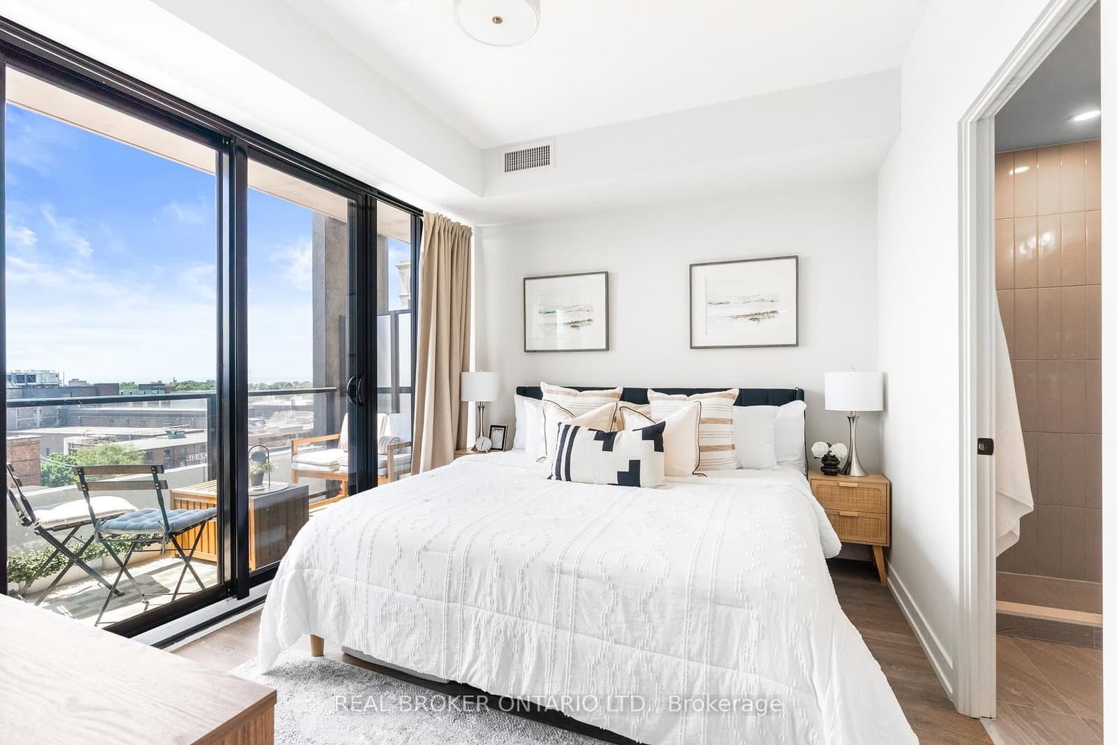 181 Sterling Road, Unit 902 thumbnail 9