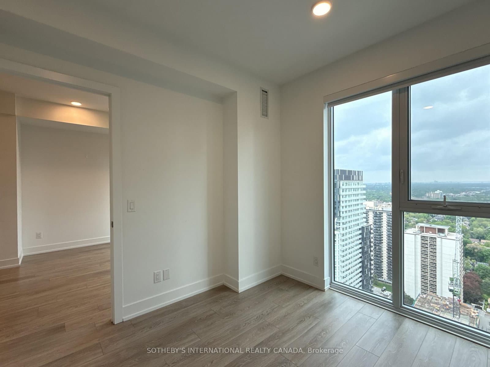 200 Redpath Avenue, Unit 2208 thumbnail 4
