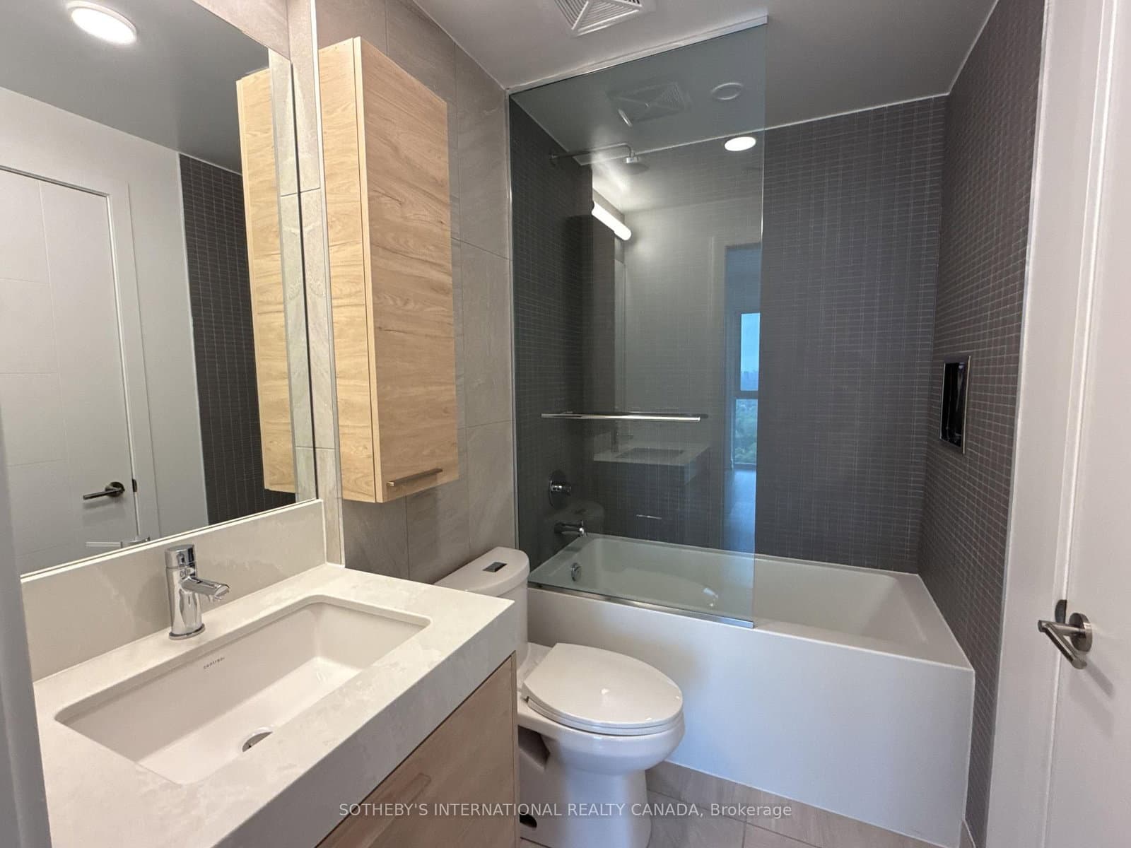 200 Redpath Avenue, Unit 2208 thumbnail 7