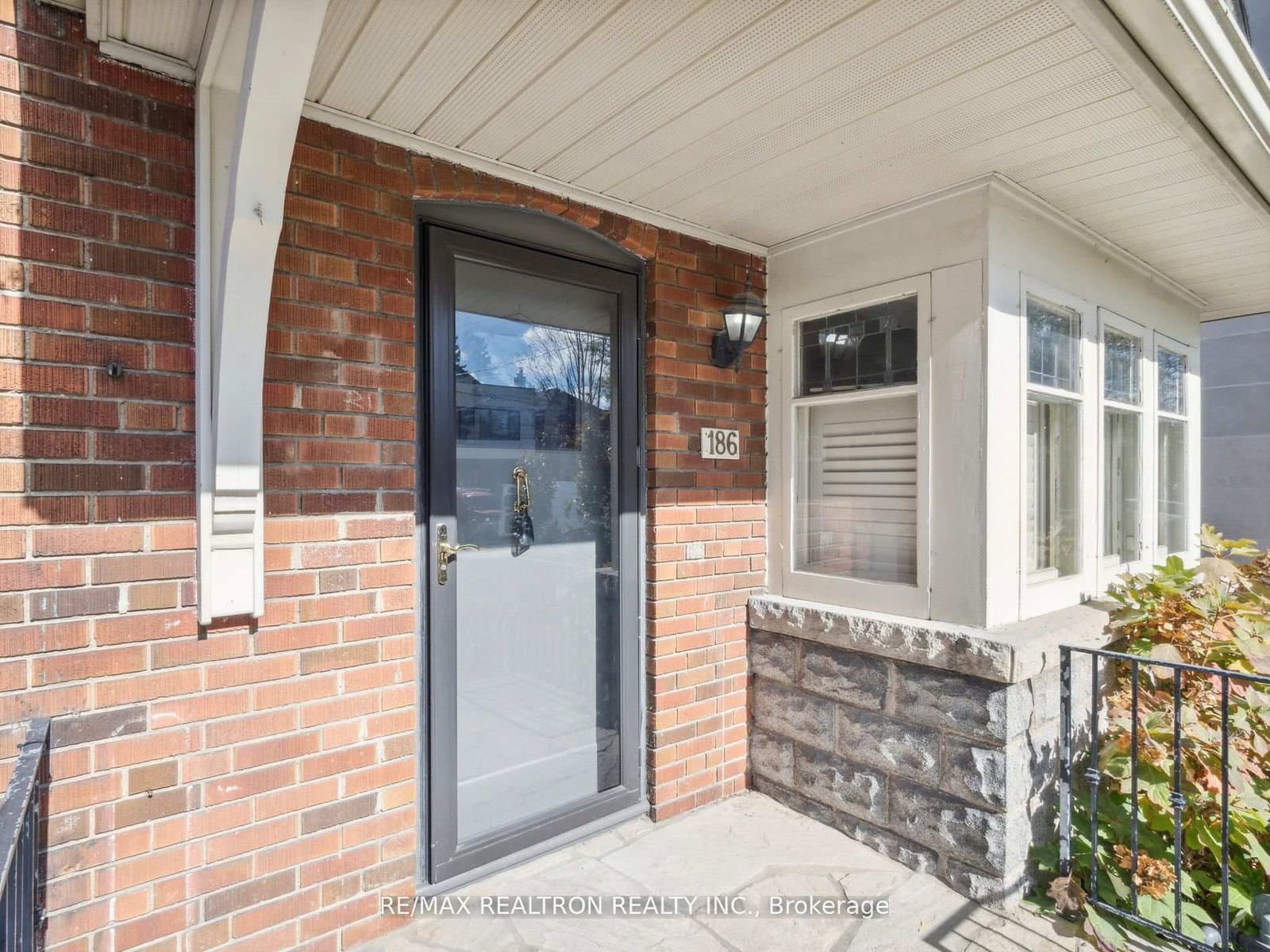186 Wanless Avenue thumbnail 4