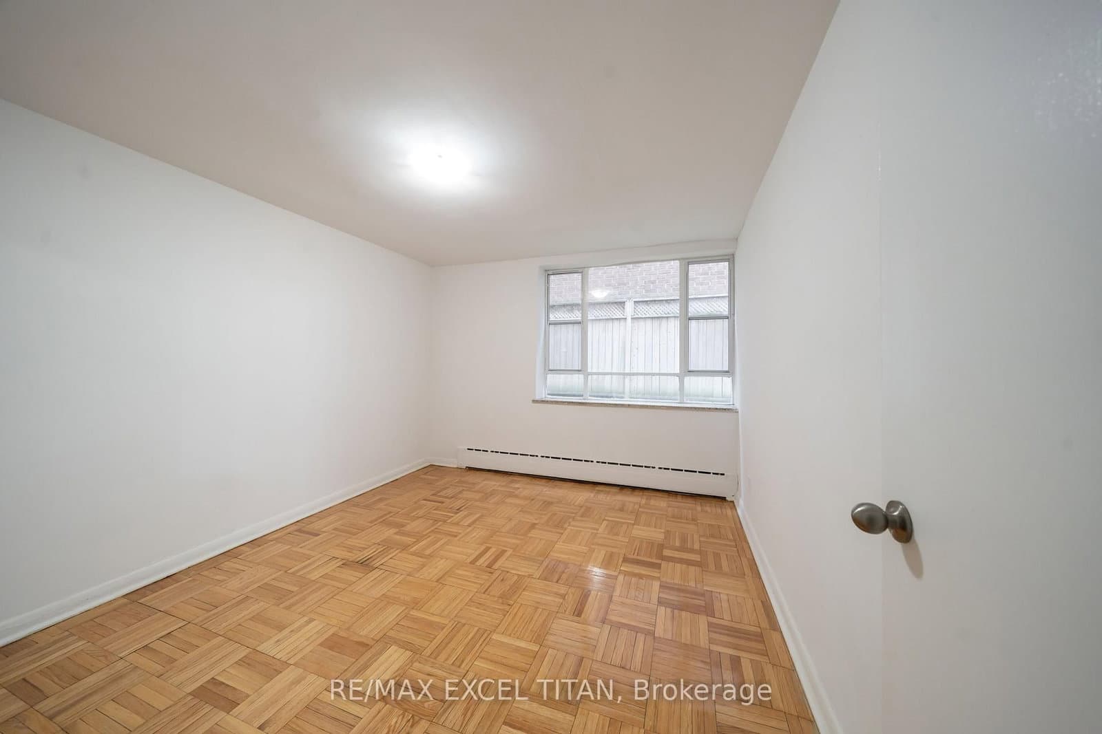 77 Erskine Avenue, Unit 110 thumbnail 2