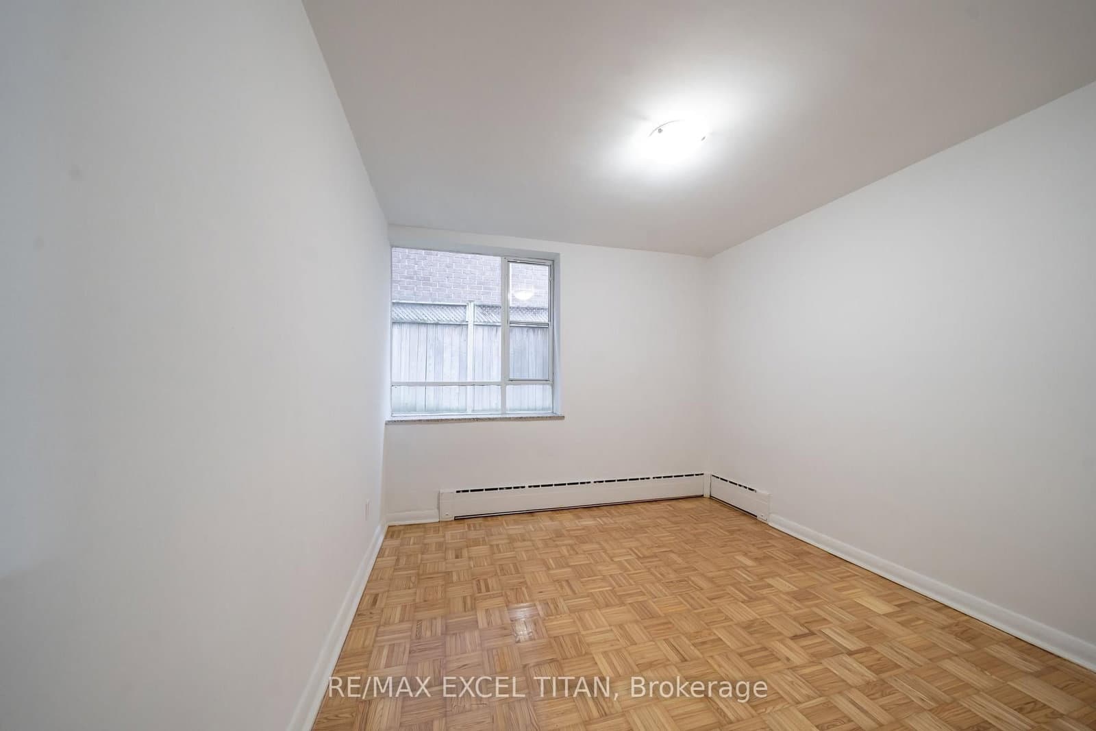 77 Erskine Avenue, Unit 110 thumbnail 3