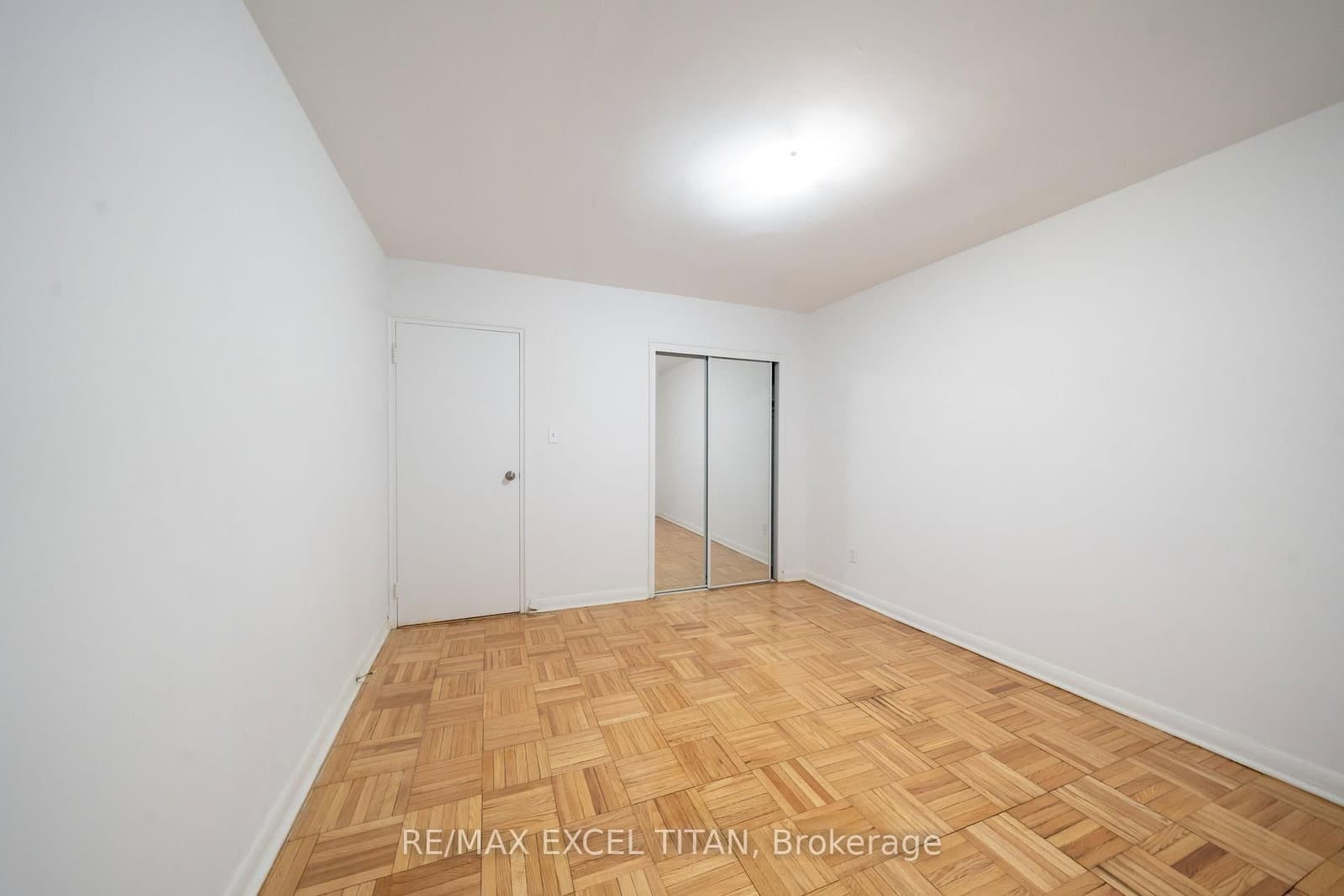 77 Erskine Avenue, Unit 110 thumbnail 4