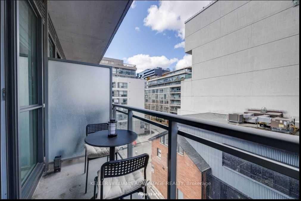 508 Wellington Street W, Unit 505 thumbnail 19