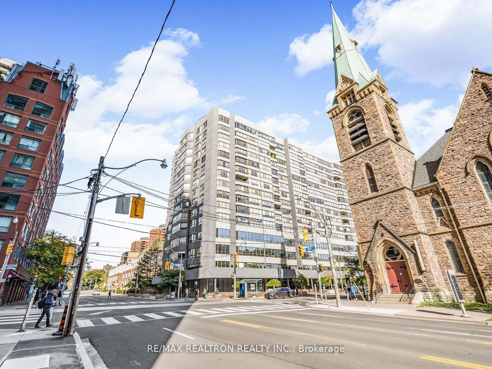 120 Carlton Street, Unit 404 thumbnail 2