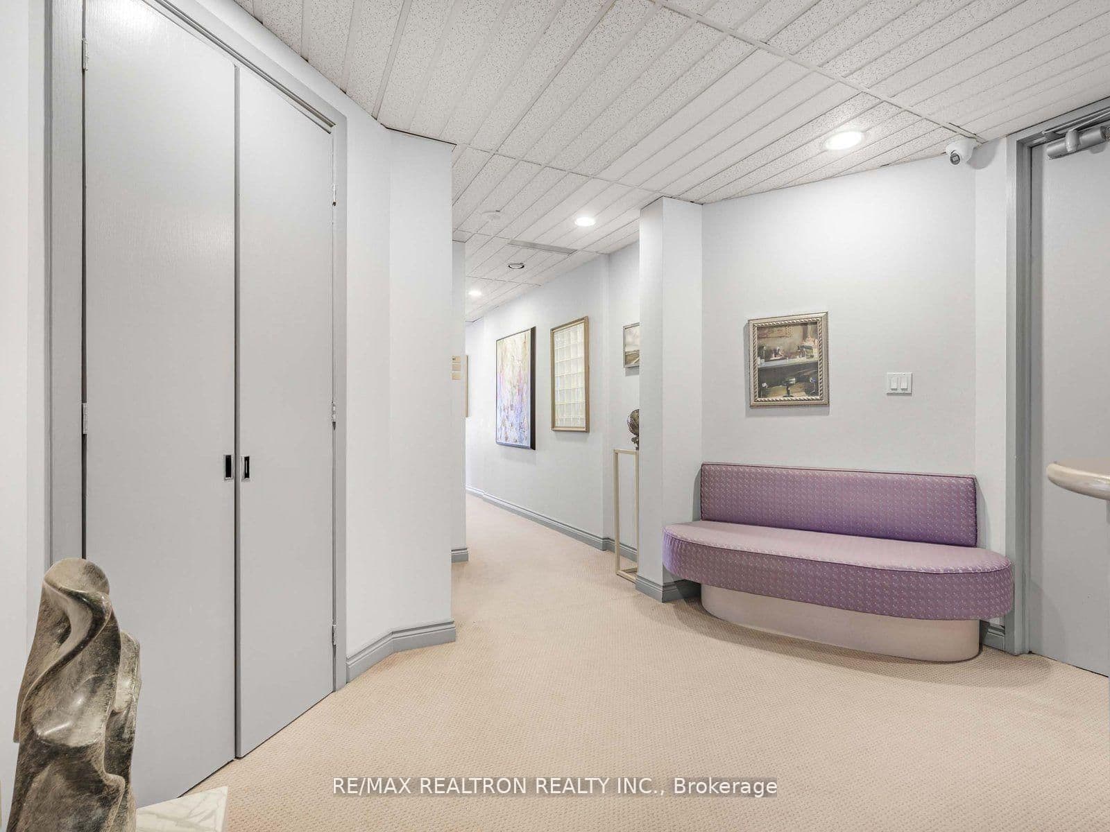 120 Carlton Street, Unit 404 thumbnail 4