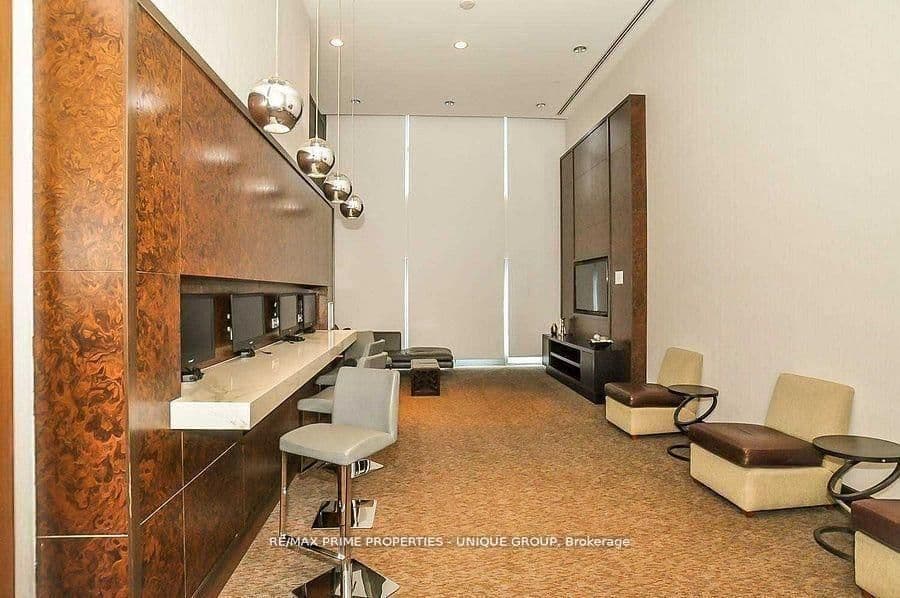 386 Yonge Street, Unit 3807 thumbnail 15