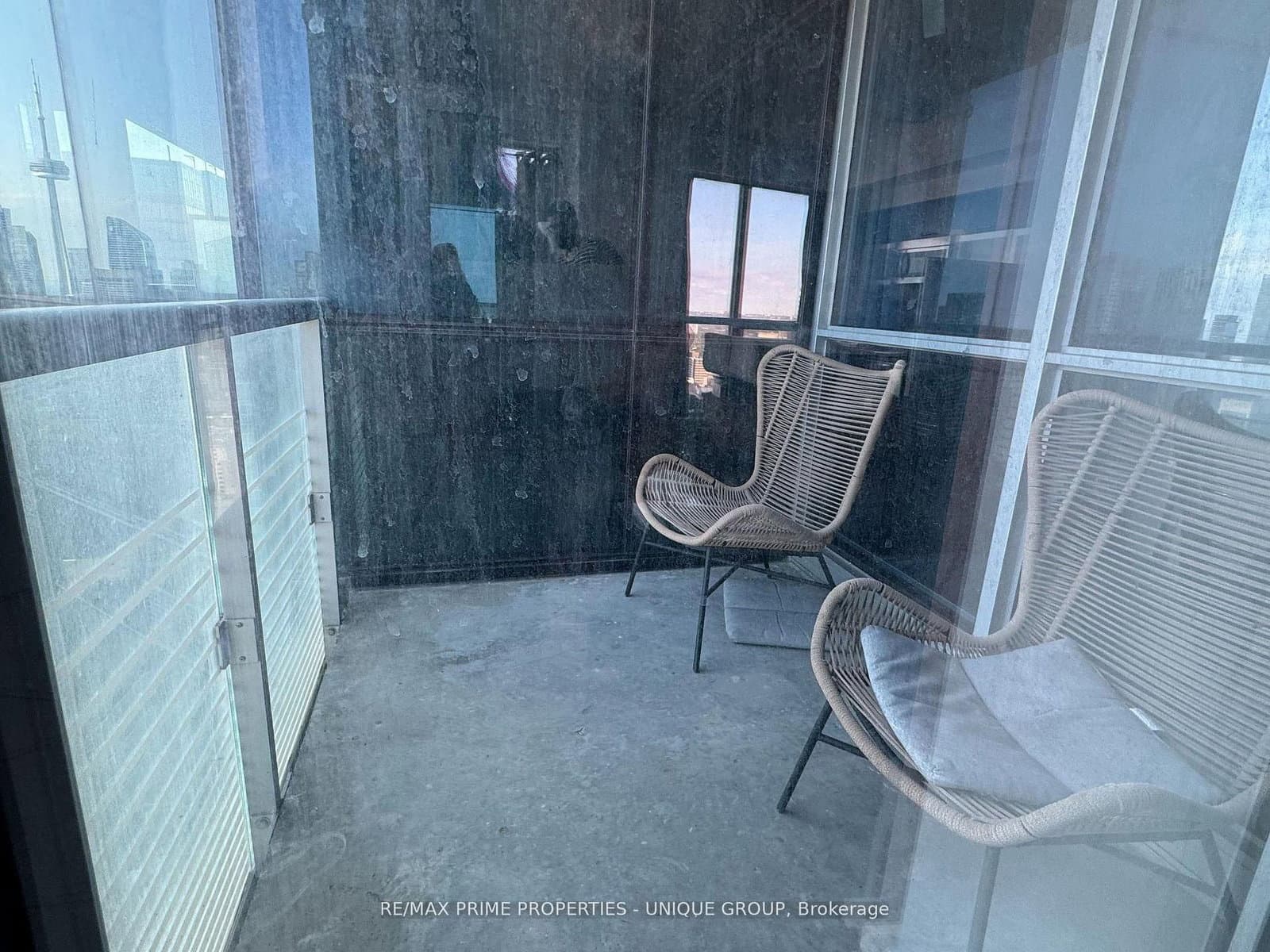386 Yonge Street, Unit 3807 thumbnail 6