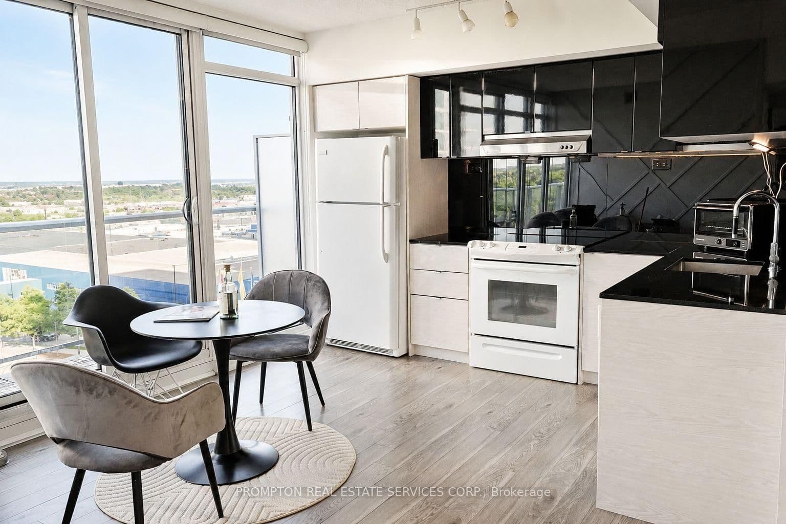 72 Esther Shiner Boulevard, Unit 717 thumbnail 10