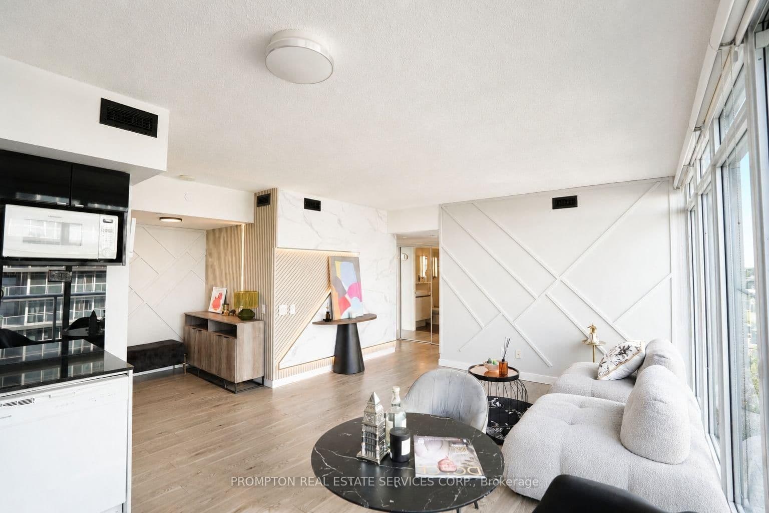 72 Esther Shiner Boulevard, Unit 717 thumbnail 13