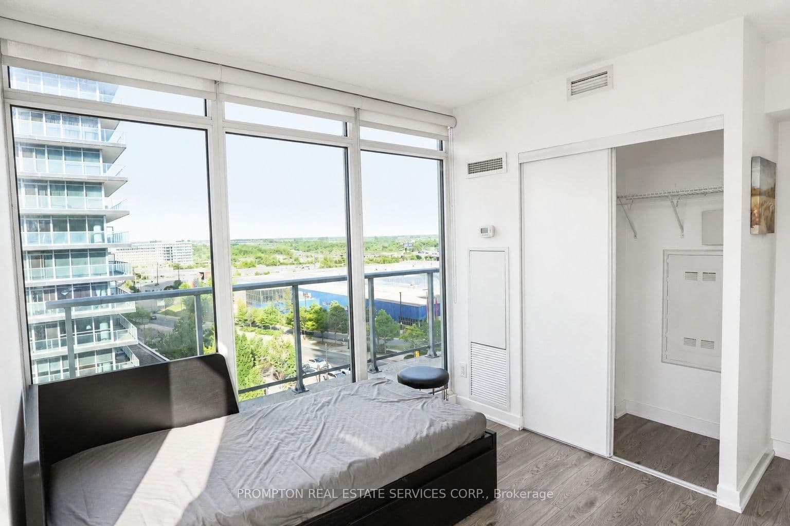 72 Esther Shiner Boulevard, Unit 717 thumbnail 24