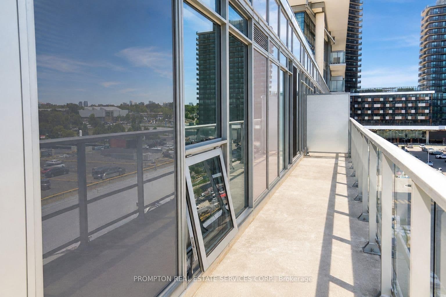 72 Esther Shiner Boulevard, Unit 717 thumbnail 28