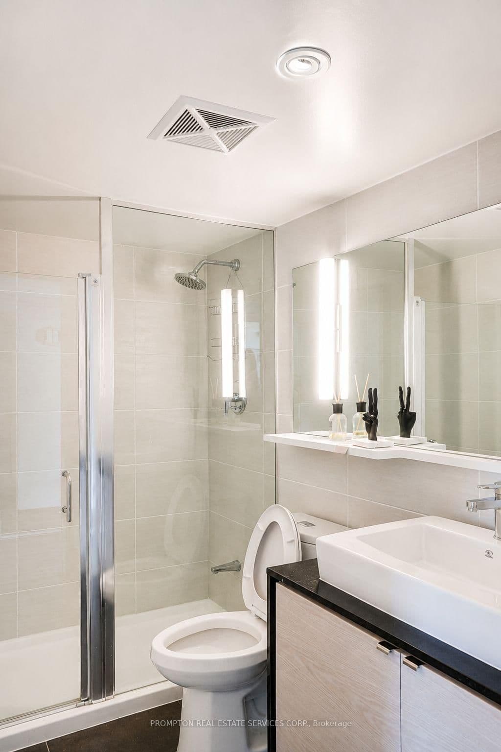 72 Esther Shiner Boulevard, Unit 717 thumbnail 7