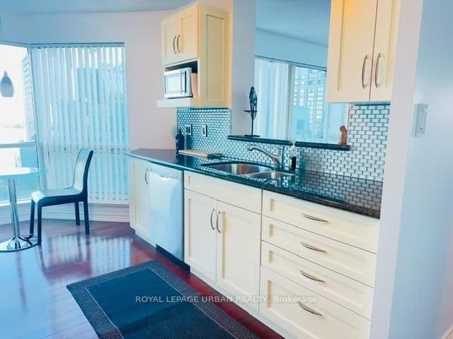 10 Yonge Street, Unit 2702 thumbnail 12