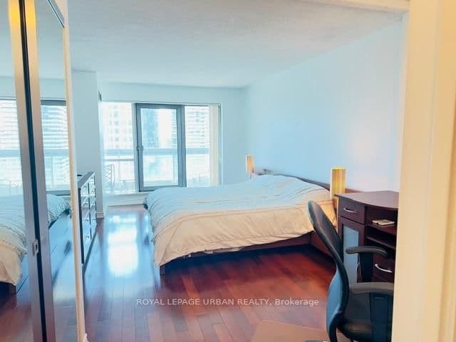 10 Yonge Street, Unit 2702 thumbnail 14