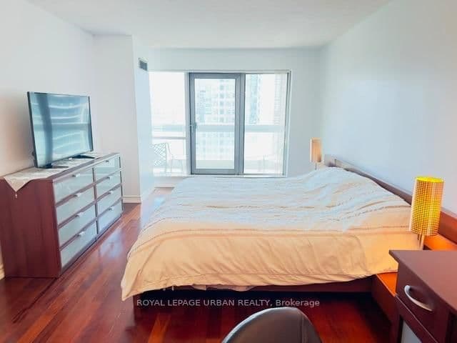 10 Yonge Street, Unit 2702 thumbnail 15