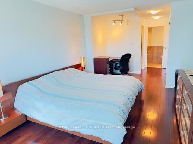 10 Yonge Street, Unit 2702 thumbnail 16