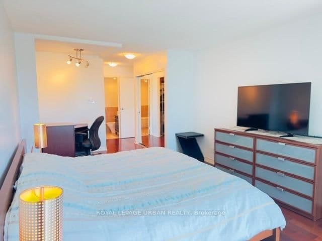 10 Yonge Street, Unit 2702 thumbnail 17