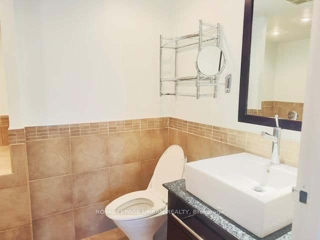 10 Yonge Street, Unit 2702 thumbnail 24