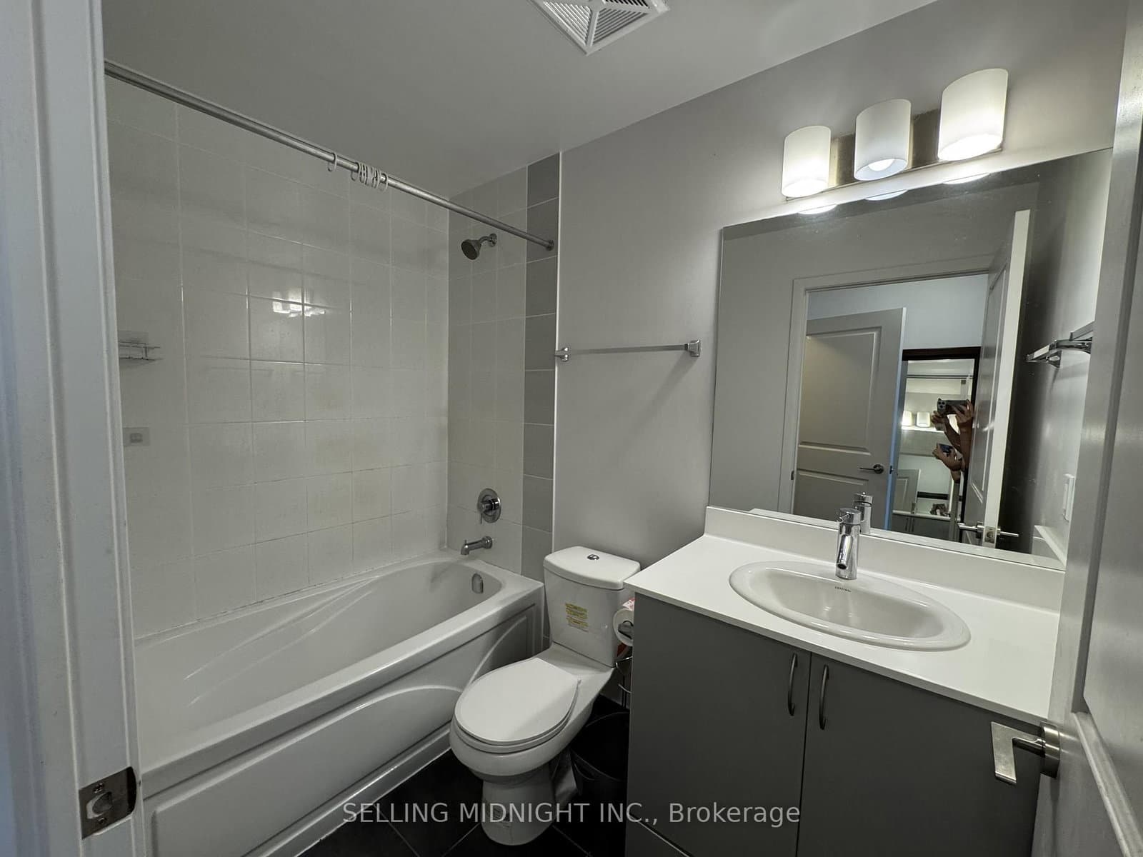 5162 Yonge Street, Unit PH301 thumbnail 12
