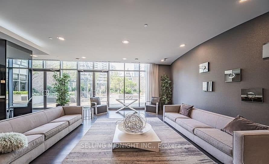 5162 Yonge Street, Unit PH301 thumbnail 29