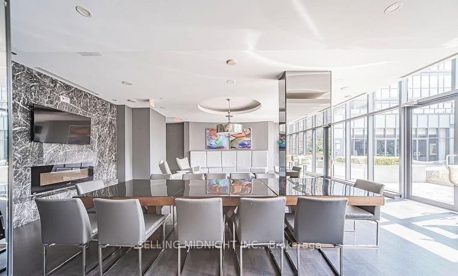 5162 Yonge Street, Unit PH301 thumbnail 31