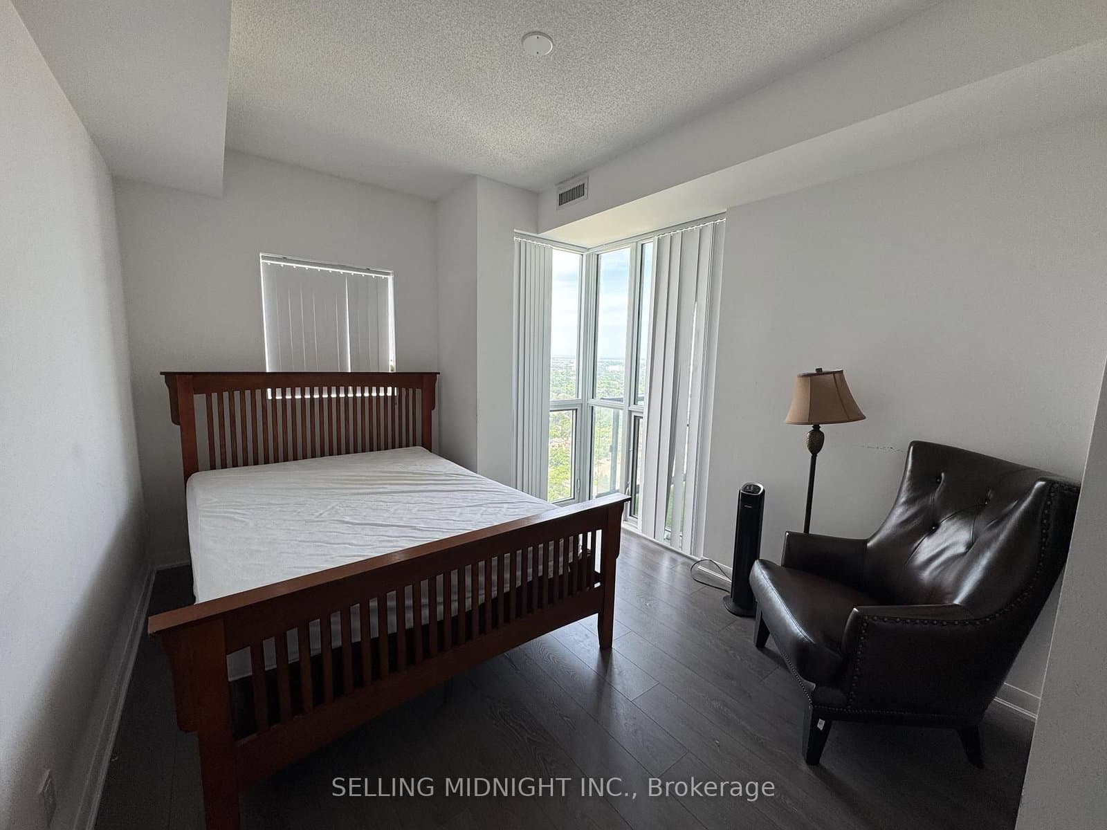 5162 Yonge Street, Unit PH301 thumbnail 7