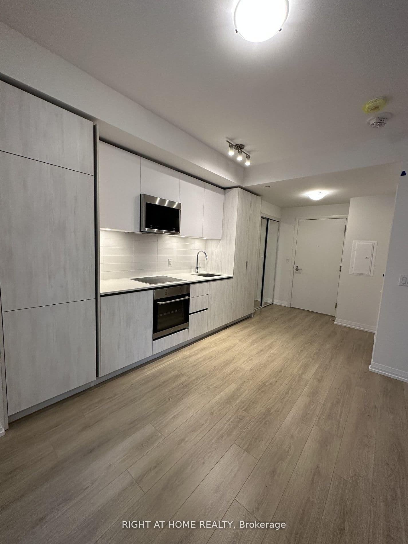 8 Widmer Street, Unit 906 thumbnail 8