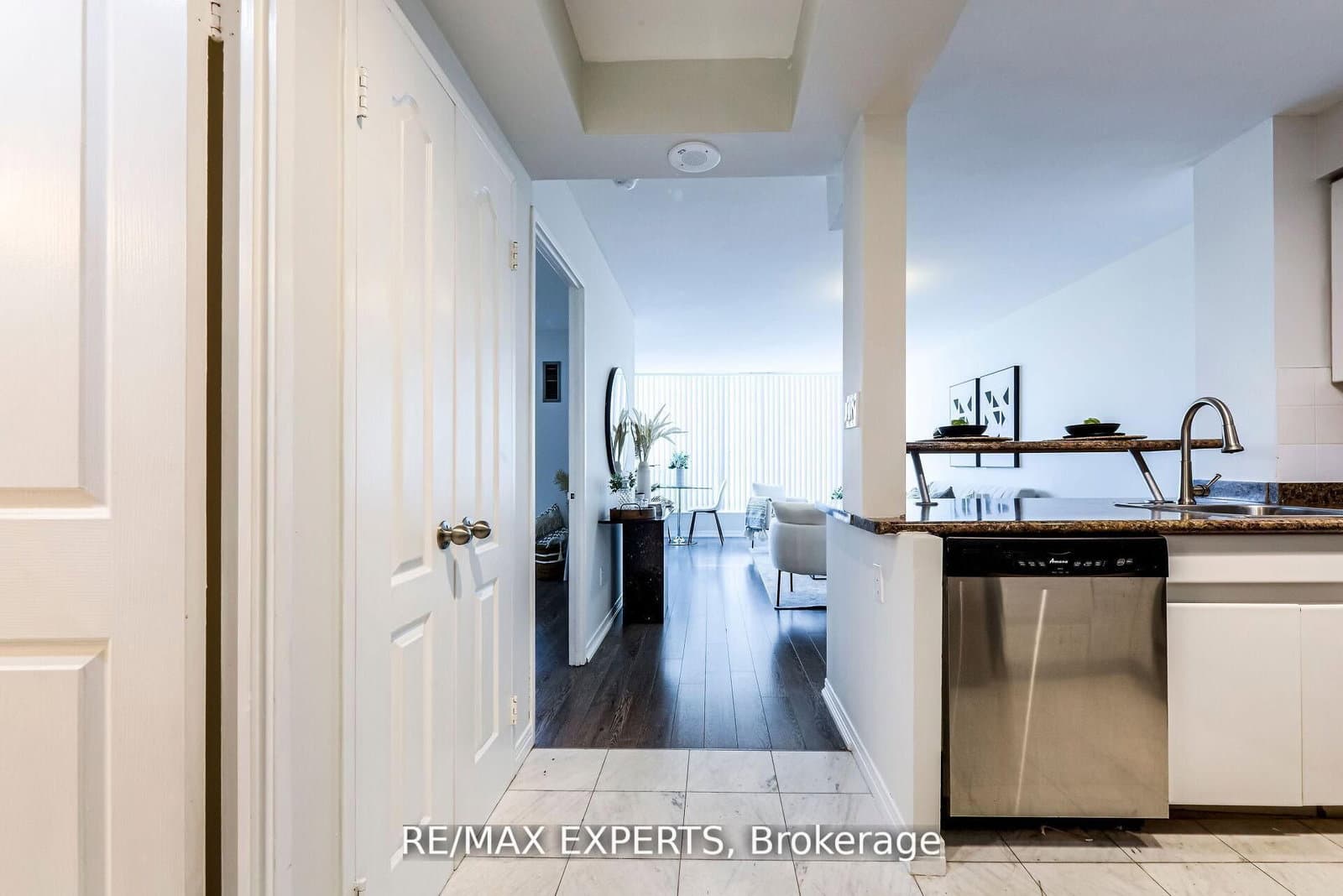 942 Yonge Street, Unit 1006 thumbnail 10