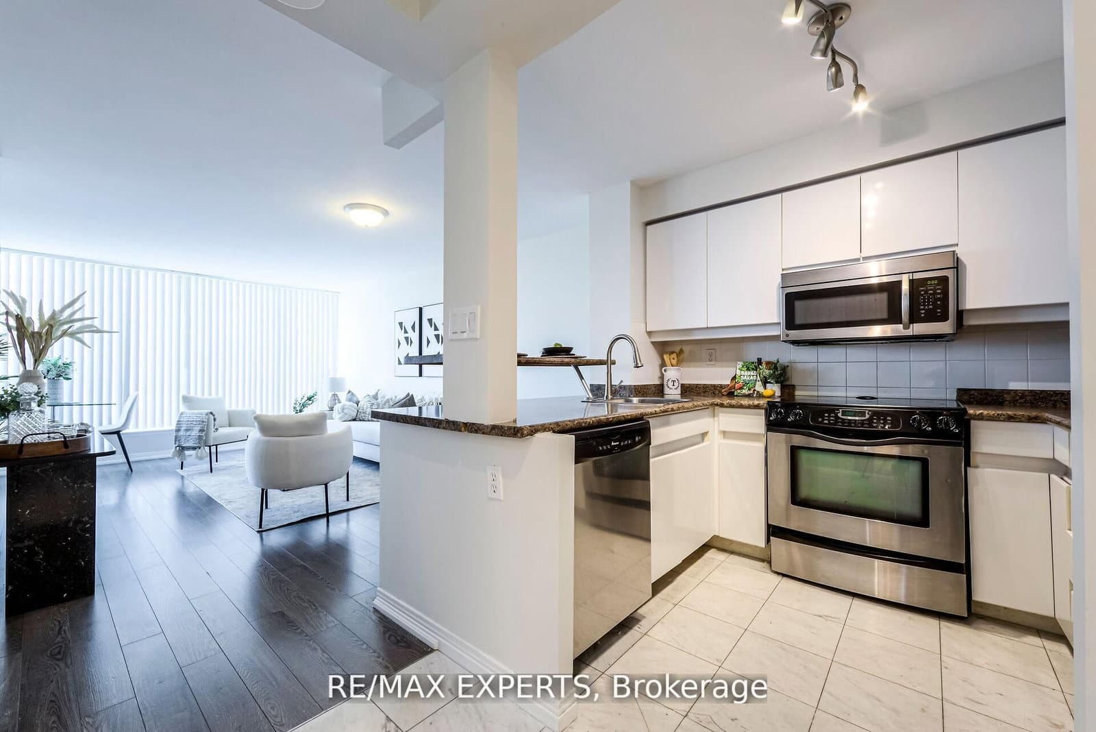 942 Yonge Street, Unit 1006 thumbnail 11