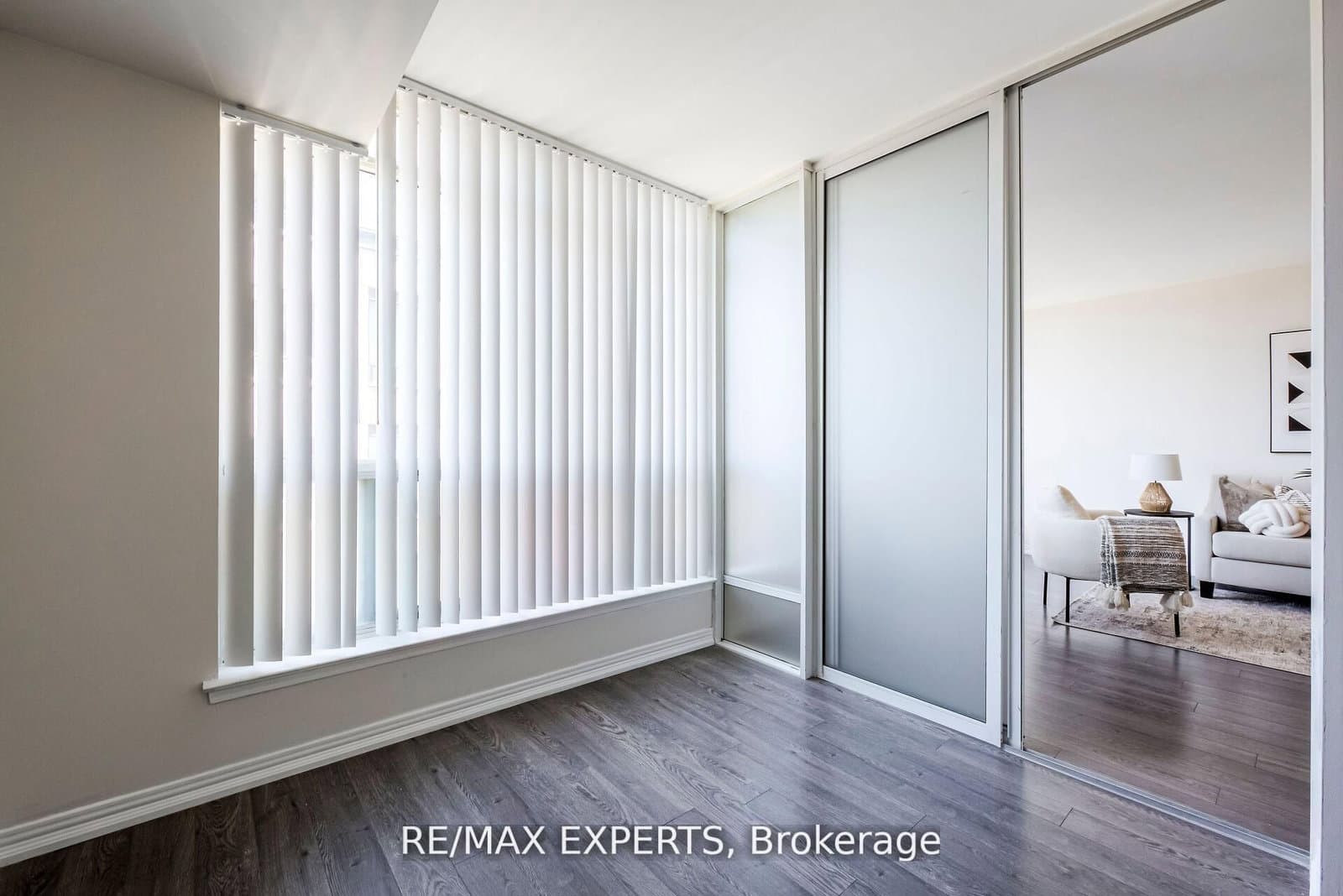 942 Yonge Street, Unit 1006 thumbnail 30