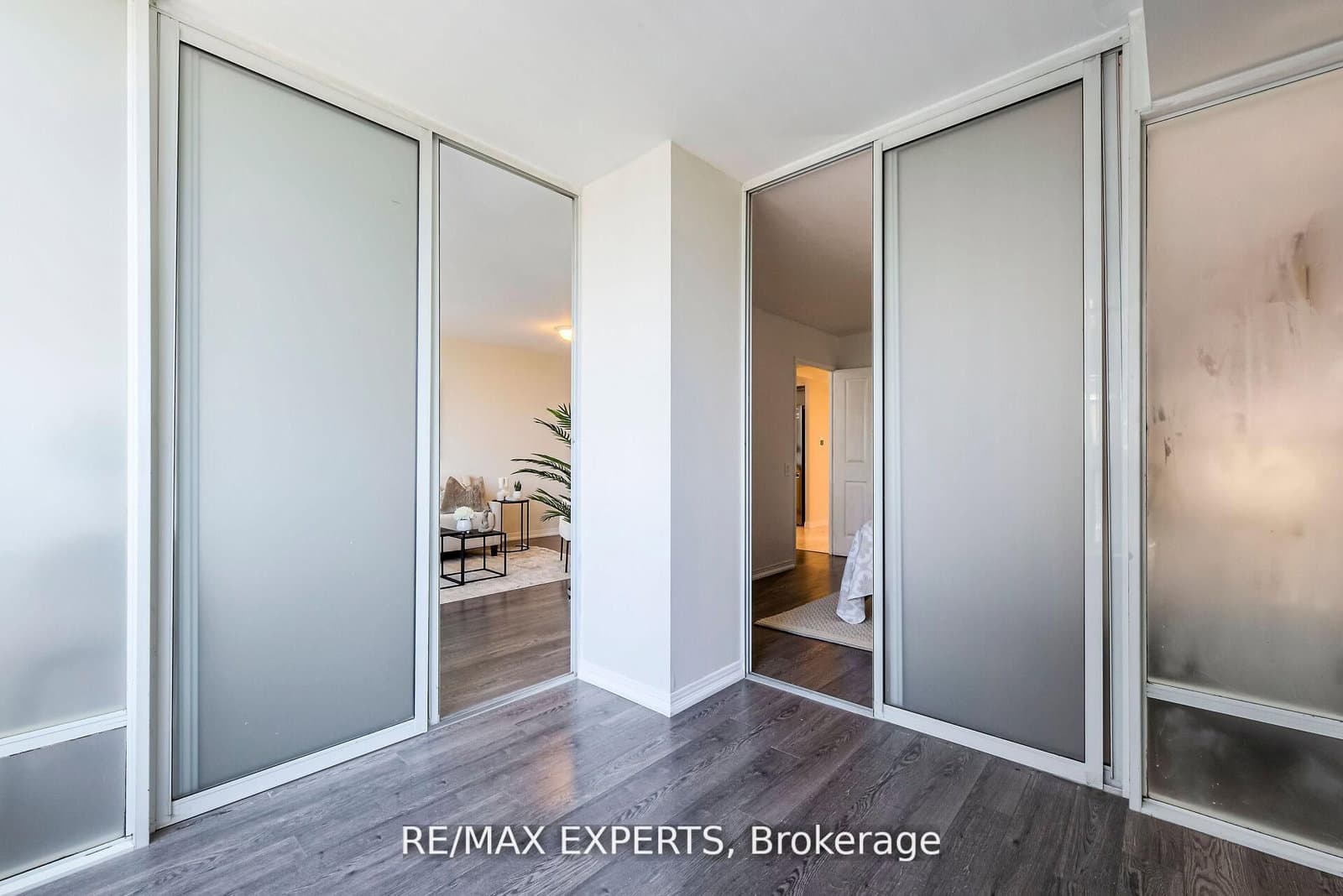 942 Yonge Street, Unit 1006 thumbnail 31