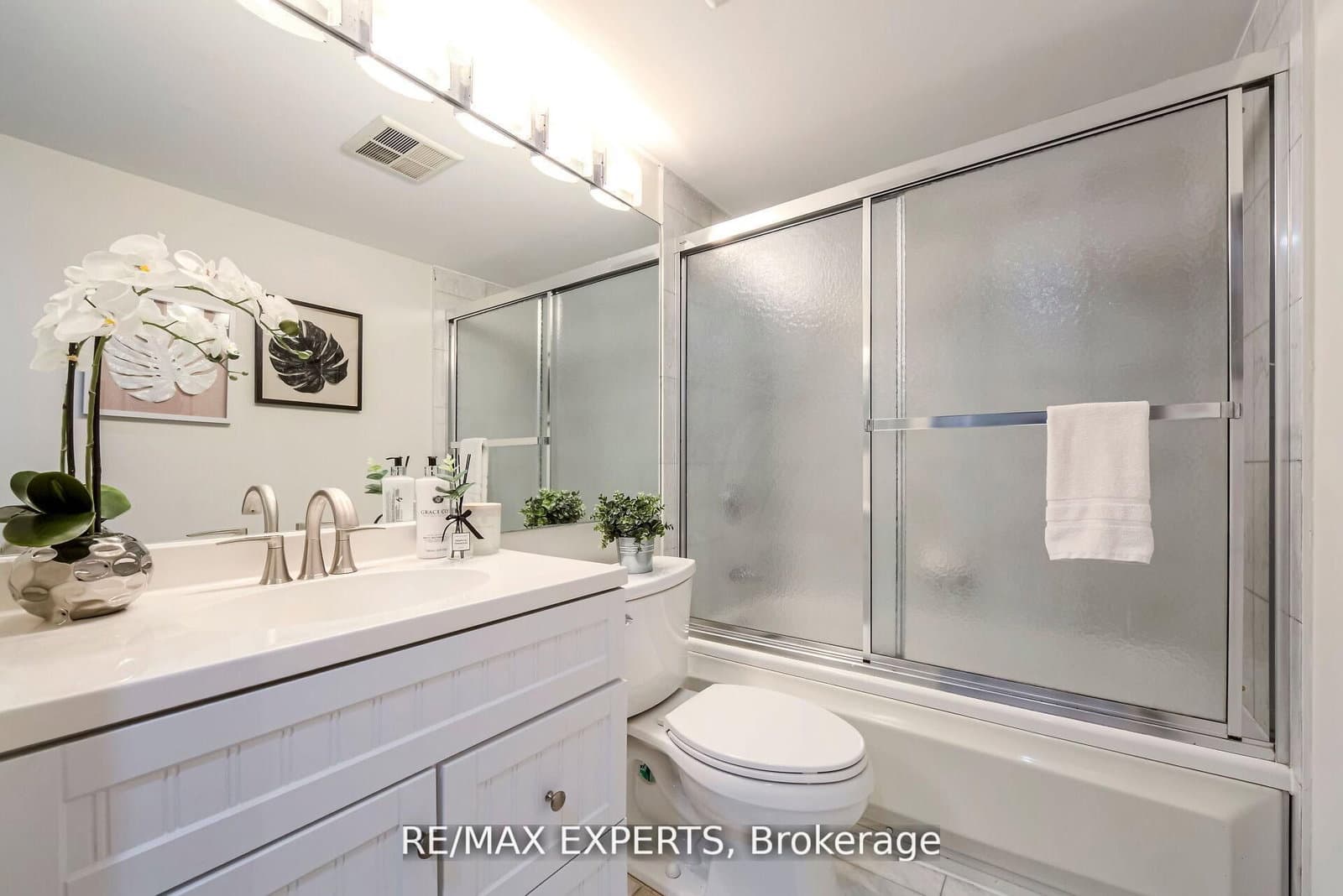942 Yonge Street, Unit 1006 thumbnail 33